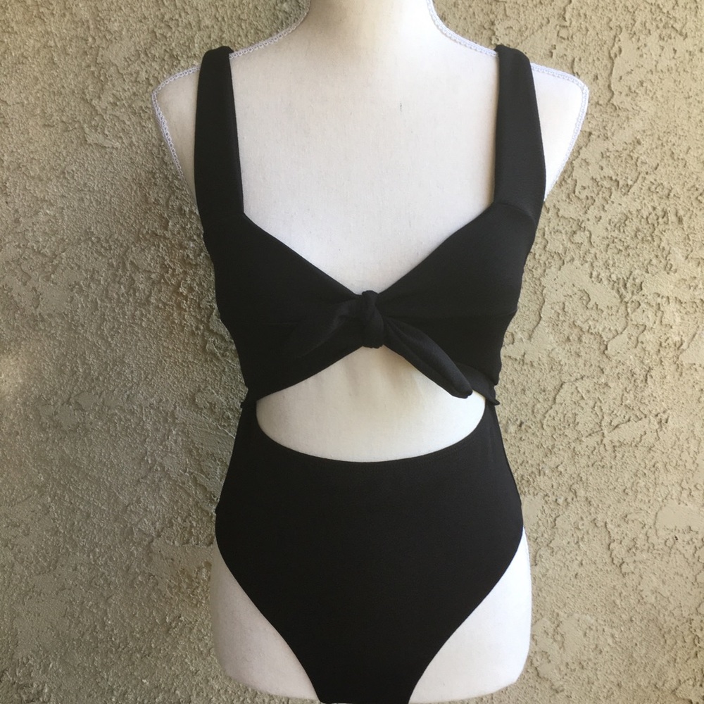 Summer Clearance: black one piece with cut outs - Picture 3 of 6
